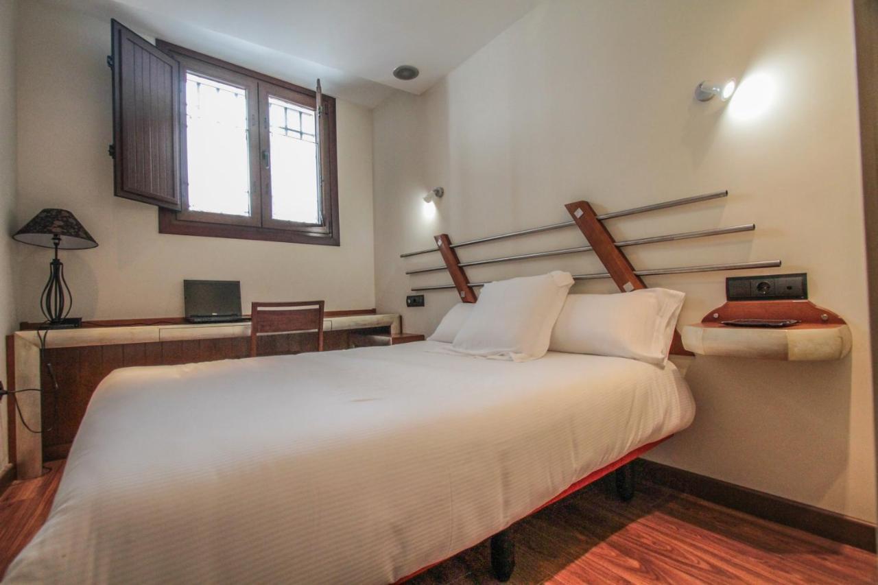 Apartamentos Turisticos Aguas De Viznar Екстер'єр фото